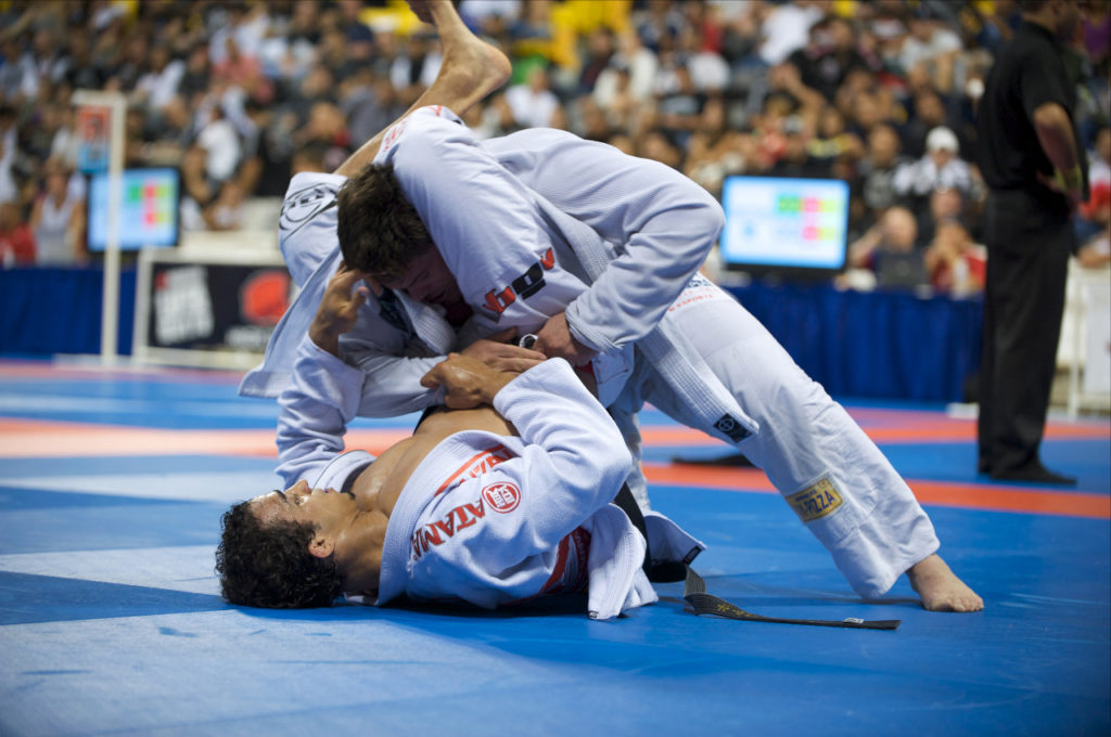 A match between Brazilian Jiu-Jitsu blackbelts Gabriel Vella and Romulo Barral at the 2009 World Jiu-Jitsu Championships,(attempting a triangle choke).